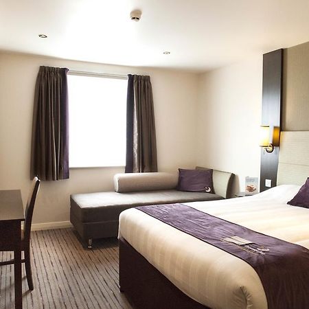 Premier Inn Stevenage Central Extérieur photo