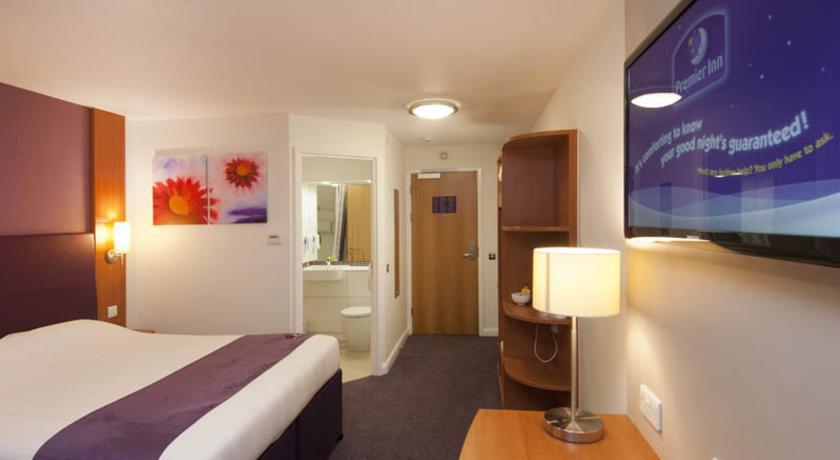 Premier Inn Stevenage Central Extérieur photo