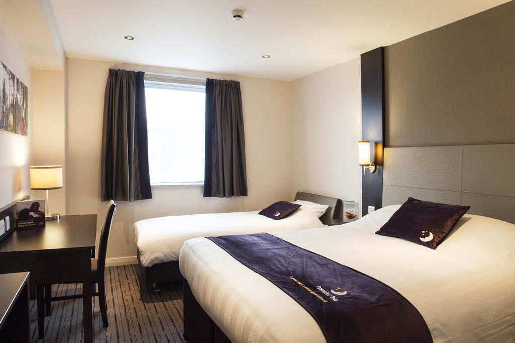 Premier Inn Stevenage Central Extérieur photo