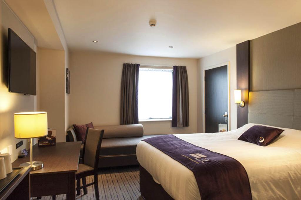 Premier Inn Stevenage Central Extérieur photo