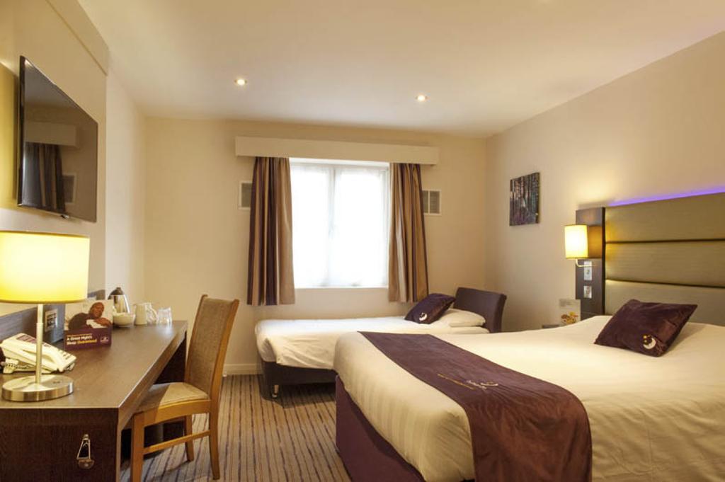 Premier Inn Stevenage Central Extérieur photo